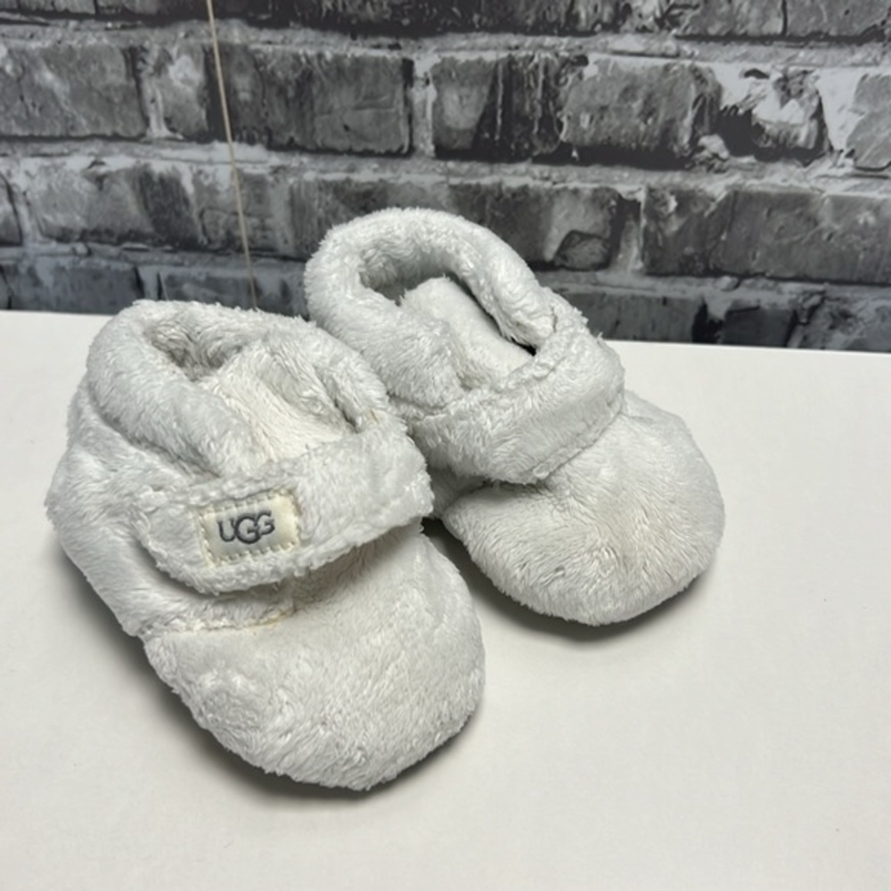 UGG - Picture 8 of 8